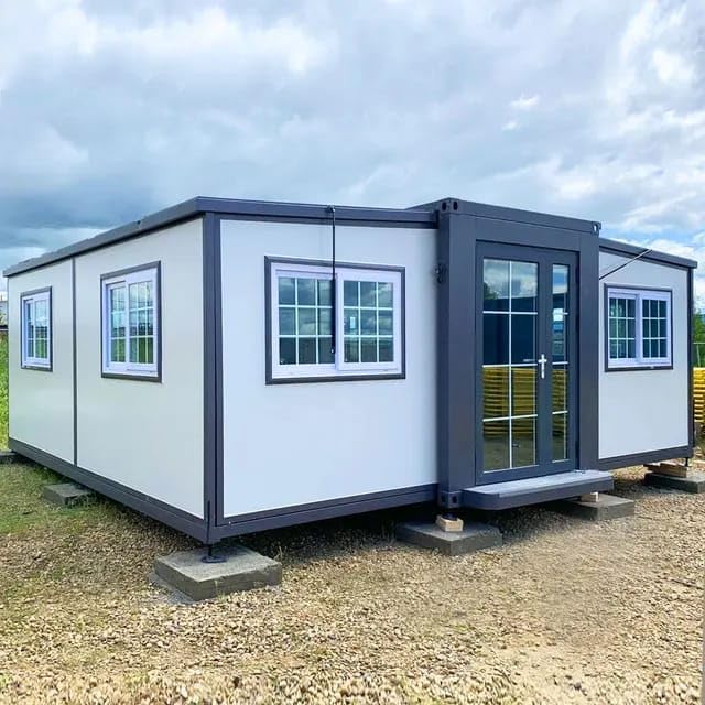 20FT-40FT Portable Prefab Tiny House with Bedroom, Bathroom, and Kitchen - Foldable Steel Frame Container Home for Adult Living