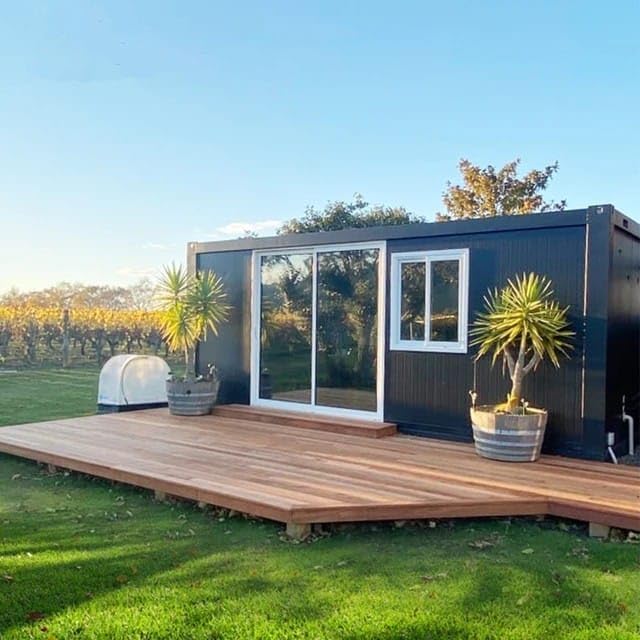 Elegant 40FT Tiny House - Portable Prefab Home with Spacious Bedrooms, Modern Bathroom, and Fully-Equipped Kitchen