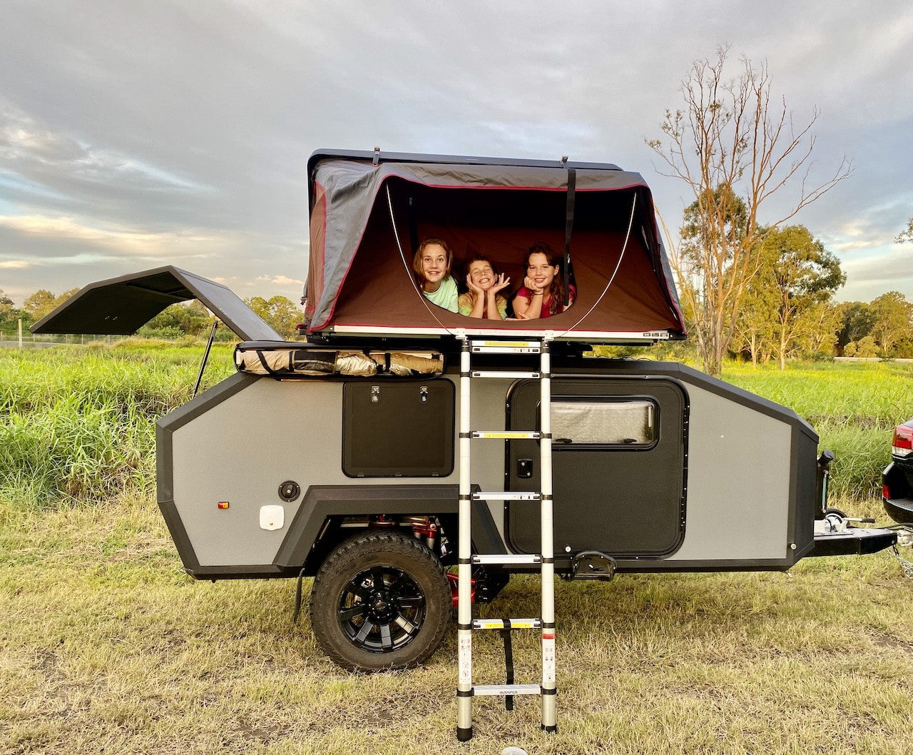 Rugged Off-Road RV Camper - Ultimate Adventure Vehicle