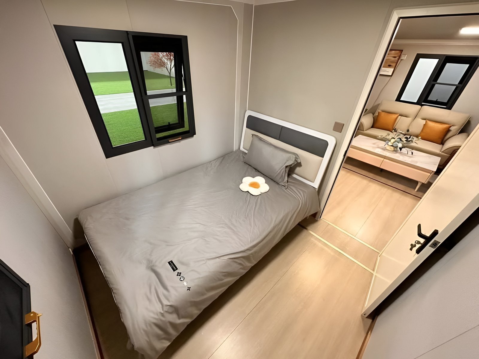 SmartSpace 40FT 4 Bedroom House — image 10